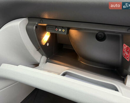 Синій Пежо 5008, об'ємом двигуна 2 л та пробігом 206 тис. км за 9800 $, фото 24 на Automoto.ua