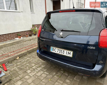 Синій Пежо 5008, об'ємом двигуна 2 л та пробігом 206 тис. км за 9800 $, фото 6 на Automoto.ua