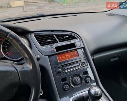 Синий Пежо 5008, объемом двигателя 1.56 л и пробегом 216 тыс. км за 7200 $, фото 4 на Automoto.ua