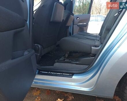 Синий Пежо 5008, объемом двигателя 1.56 л и пробегом 237 тыс. км за 9600 $, фото 14 на Automoto.ua