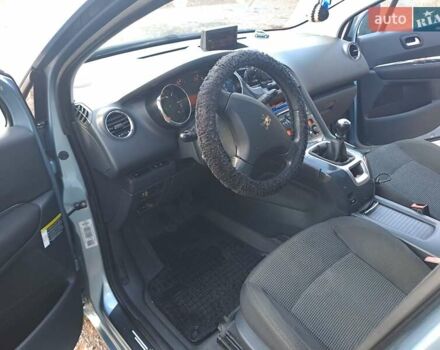 Синий Пежо 5008, объемом двигателя 1.56 л и пробегом 237 тыс. км за 9600 $, фото 10 на Automoto.ua