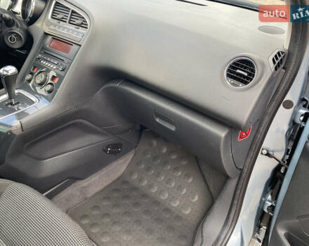 Синий Пежо 5008, объемом двигателя 1.6 л и пробегом 228 тыс. км за 7400 $, фото 28 на Automoto.ua