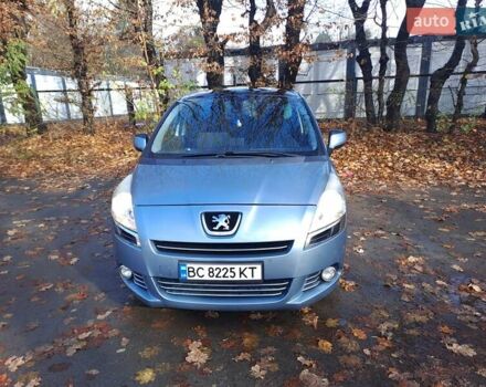 Синий Пежо 5008, объемом двигателя 1.56 л и пробегом 237 тыс. км за 9600 $, фото 7 на Automoto.ua