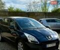 Синий Пежо 5008, объемом двигателя 1.56 л и пробегом 206 тыс. км за 6500 $, фото 1 на Automoto.ua