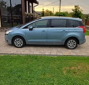 Синий Пежо 5008, объемом двигателя 1.6 л и пробегом 286 тыс. км за 7200 $, фото 3 на Automoto.ua