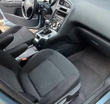 Синий Пежо 5008, объемом двигателя 1.6 л и пробегом 286 тыс. км за 7200 $, фото 6 на Automoto.ua