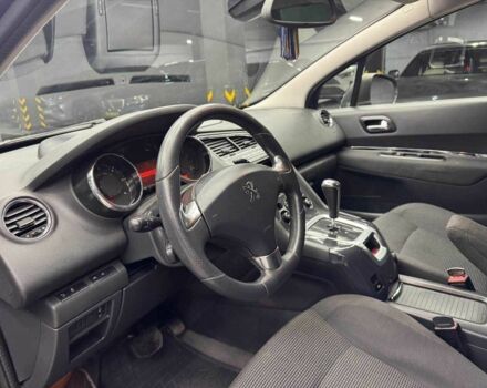 Синий Пежо 5008, объемом двигателя 1.6 л и пробегом 264 тыс. км за 10700 $, фото 8 на Automoto.ua