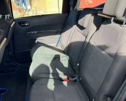 Пежо 5008 2009 в Львове на Automoto.ua Синий Пежо 5008, объемом двигателя 1.56 л и пробегом 215 тыс. км за 7400 $, фото 22 на Automoto.ua