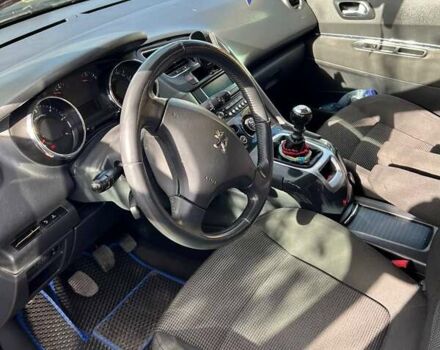 Пежо 5008 2009 в Львове на Automoto.ua Синий Пежо 5008, объемом двигателя 1.56 л и пробегом 215 тыс. км за 7400 $, фото 24 на Automoto.ua