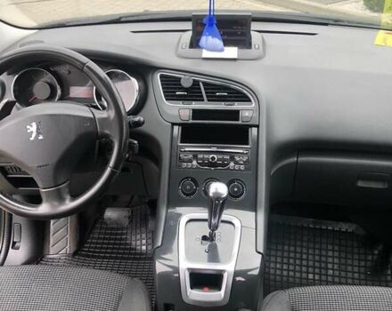 Синий Пежо 5008, объемом двигателя 1.56 л и пробегом 289 тыс. км за 8300 $, фото 11 на Automoto.ua