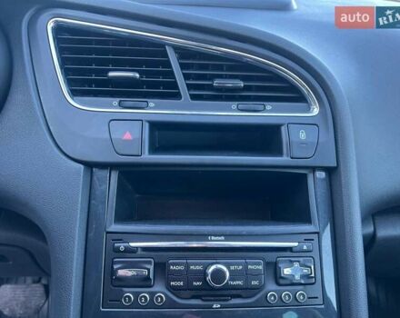 Пежо 5008 2012 в Львове на Automoto.ua Синий Пежо 5008, объемом двигателя 1.6 л и пробегом 260 тыс. км за 8390 $, фото 25 на Automoto.ua