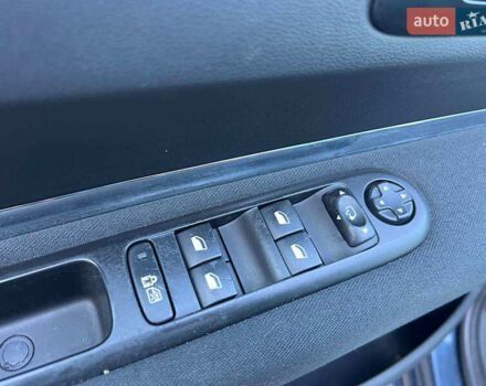 Пежо 5008 2012 в Львове на Automoto.ua Синий Пежо 5008, объемом двигателя 1.6 л и пробегом 260 тыс. км за 8390 $, фото 15 на Automoto.ua