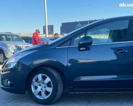 Синий Пежо 5008, объемом двигателя 1.6 л и пробегом 260 тыс. км за 8390 $, фото 2 на Automoto.ua