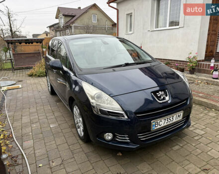 Синій Пежо 5008, об'ємом двигуна 2 л та пробігом 206 тис. км за 9800 $, фото 1 на Automoto.ua
