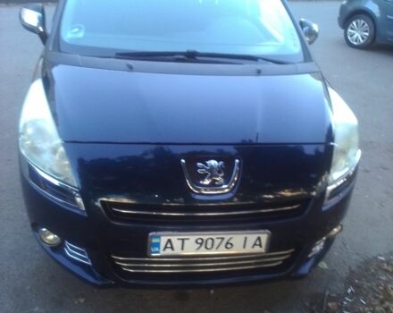 Синий Пежо 5008, объемом двигателя 1.6 л и пробегом 216 тыс. км за 9000 $, фото 1 на Automoto.ua