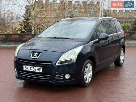 Синий Пежо 5008, объемом двигателя 1.56 л и пробегом 251 тыс. км за 6950 $, фото 1 на Automoto.ua