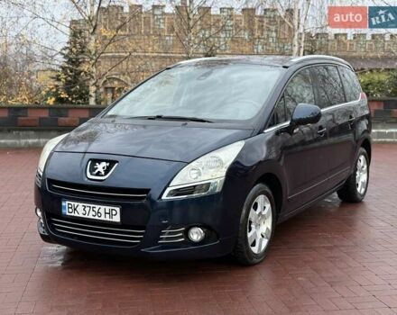 Синий Пежо 5008, объемом двигателя 1.56 л и пробегом 251 тыс. км за 6950 $, фото 1 на Automoto.ua