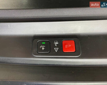 Зелений Пежо 5008, об'ємом двигуна 1.5 л та пробігом 159 тис. км за 22650 $, фото 5 на Automoto.ua