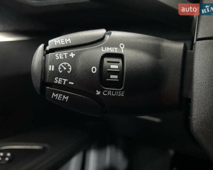 Зелений Пежо 5008, об'ємом двигуна 1.5 л та пробігом 159 тис. км за 22650 $, фото 21 на Automoto.ua