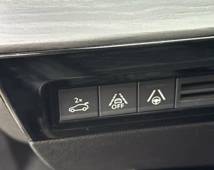 Чорний Пежо 508, об'ємом двигуна 2 л та пробігом 76 тис. км за 21900 $, фото 26 на Automoto.ua