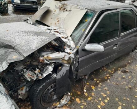 Серый Пежо 605, объемом двигателя 2 л и пробегом 277 тыс. км за 900 $, фото 1 на Automoto.ua