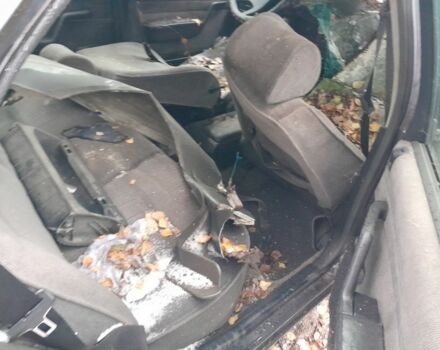 Серый Пежо 605, объемом двигателя 2 л и пробегом 277 тыс. км за 900 $, фото 5 на Automoto.ua