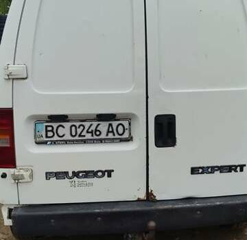 Белый Пежо 806, объемом двигателя 1.9 л и пробегом 330 тыс. км за 2200 $, фото 4 на Automoto.ua