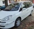 Белый Пежо 807, объемом двигателя 2 л и пробегом 247 тыс. км за 5600 $, фото 1 на Automoto.ua