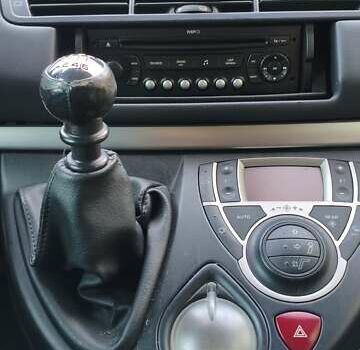 Белый Пежо 807, объемом двигателя 2 л и пробегом 247 тыс. км за 5500 $, фото 8 на Automoto.ua