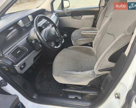 Белый Пежо 807, объемом двигателя 2 л и пробегом 245 тыс. км за 7500 $, фото 19 на Automoto.ua