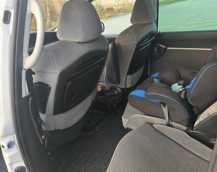 Белый Пежо 807, объемом двигателя 2 л и пробегом 245 тыс. км за 7500 $, фото 25 на Automoto.ua