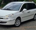 Белый Пежо 807, объемом двигателя 2 л и пробегом 300 тыс. км за 8100 $, фото 1 на Automoto.ua
