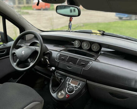 Красный Пежо 807, объемом двигателя 2.2 л и пробегом 450 тыс. км за 4500 $, фото 7 на Automoto.ua