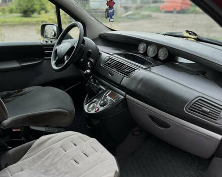 Красный Пежо 807, объемом двигателя 2.2 л и пробегом 450 тыс. км за 4500 $, фото 6 на Automoto.ua