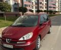 Красный Пежо 807, объемом двигателя 2 л и пробегом 305 тыс. км за 5725 $, фото 1 на Automoto.ua
