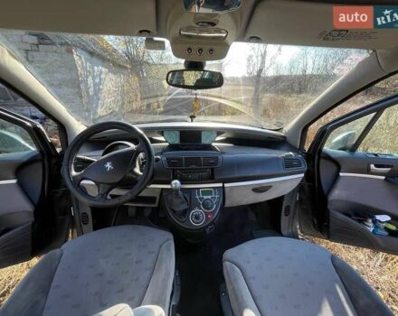 Пежо 807, объемом двигателя 2.2 л и пробегом 320 тыс. км за 2375 $, фото 4 на Automoto.ua