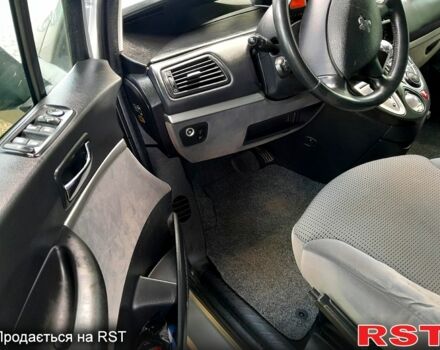 Пежо 807, объемом двигателя 2 л и пробегом 230 тыс. км за 8333 $, фото 6 на Automoto.ua