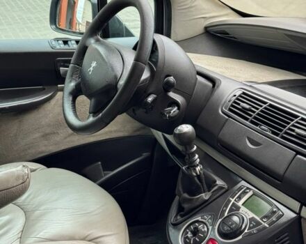 Сірий Пежо 807, об'ємом двигуна 2.2 л та пробігом 200 тис. км за 4500 $, фото 16 на Automoto.ua