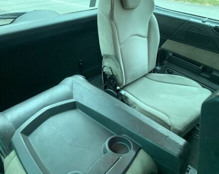 Серый Пежо 807, объемом двигателя 2.2 л и пробегом 350 тыс. км за 3800 $, фото 3 на Automoto.ua