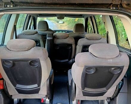 Серый Пежо 807, объемом двигателя 2.2 л и пробегом 322 тыс. км за 4700 $, фото 3 на Automoto.ua