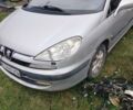 Сірий Пежо 807, об'ємом двигуна 2.18 л та пробігом 300 тис. км за 2500 $, фото 1 на Automoto.ua