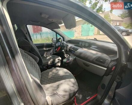 Серый Пежо 807, объемом двигателя 2 л и пробегом 215 тыс. км за 4500 $, фото 7 на Automoto.ua