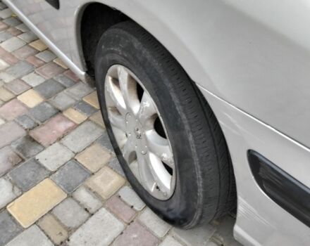 Серый Пежо 807, объемом двигателя 2.2 л и пробегом 274 тыс. км за 3600 $, фото 5 на Automoto.ua