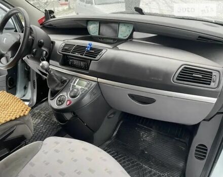 Серый Пежо 807, объемом двигателя 2.2 л и пробегом 270 тыс. км за 5100 $, фото 4 на Automoto.ua