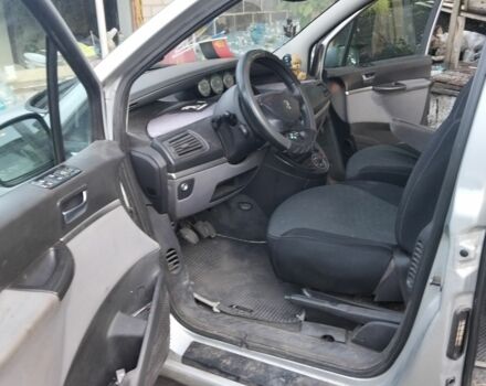 Серый Пежо 807, объемом двигателя 2.2 л и пробегом 274 тыс. км за 3600 $, фото 7 на Automoto.ua