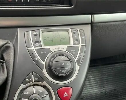 Серый Пежо 807, объемом двигателя 2.2 л и пробегом 270 тыс. км за 5100 $, фото 3 на Automoto.ua