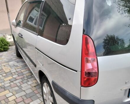 Серый Пежо 807, объемом двигателя 2.2 л и пробегом 274 тыс. км за 3600 $, фото 3 на Automoto.ua