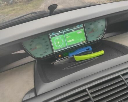 Серый Пежо 807, объемом двигателя 2.2 л и пробегом 313 тыс. км за 5000 $, фото 17 на Automoto.ua