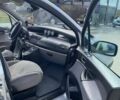 Серый Пежо 807, объемом двигателя 2 л и пробегом 295 тыс. км за 5200 $, фото 19 на Automoto.ua