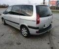 Серый Пежо 807, объемом двигателя 2 л и пробегом 295 тыс. км за 5200 $, фото 3 на Automoto.ua